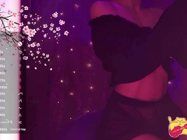 Karo1ina1 live cam on BongaCams