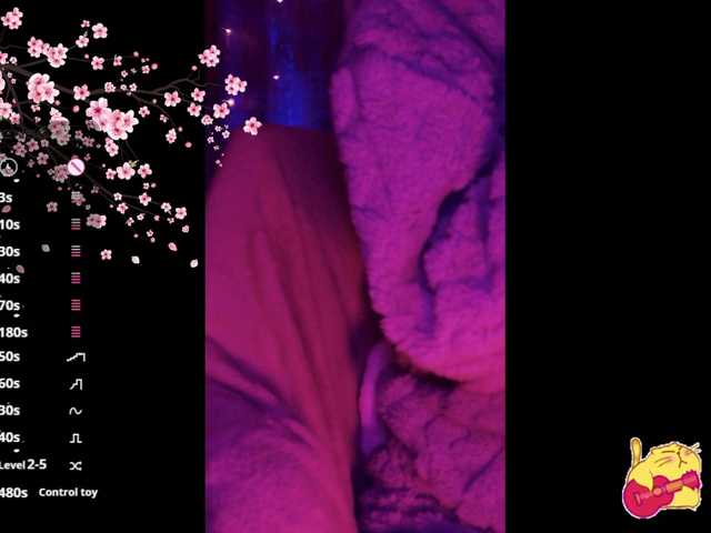 Karo1ina1 live cam on BongaCams