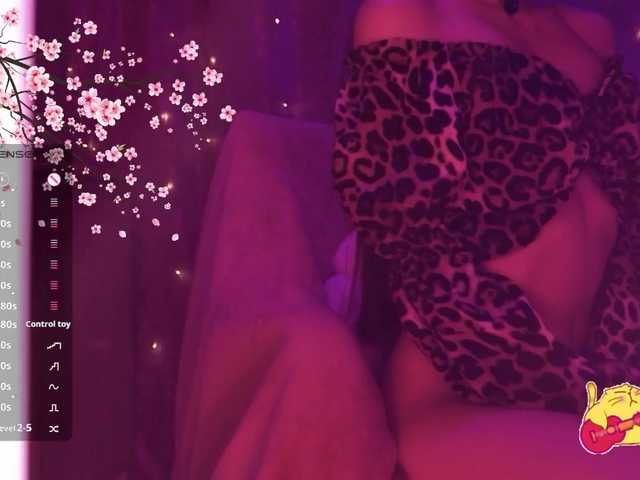 Karo1ina1 live cam on BongaCams