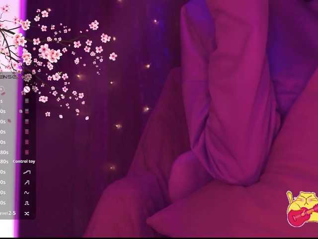 Karo1ina1 live cam on BongaCams