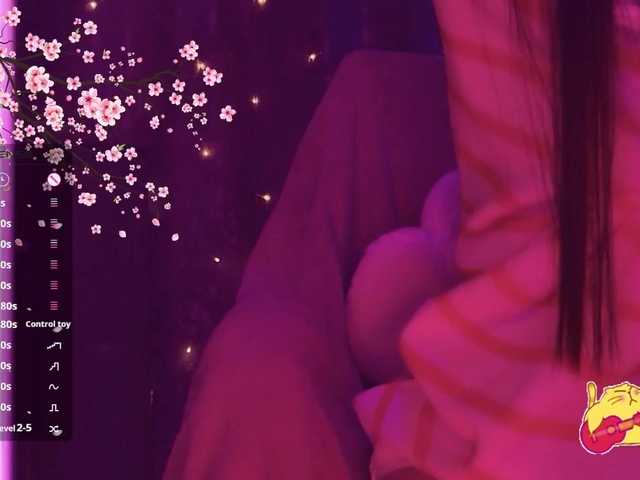 Karo1ina1 live cam on BongaCams