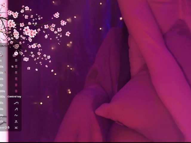 Karo1ina1 live cam on BongaCams