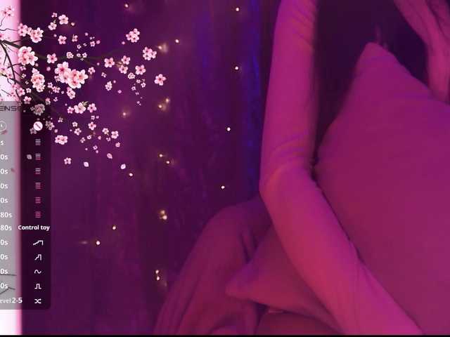 Karo1ina1 live cam on BongaCams