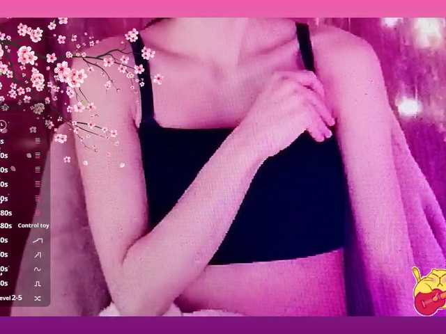 Karo1ina1 live cam on BongaCams