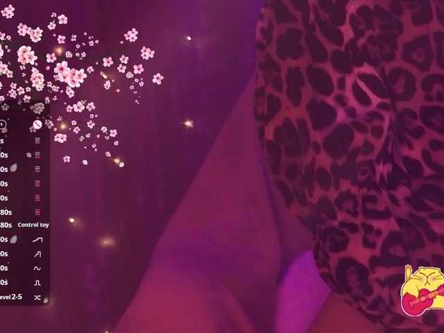 Karo1ina1 live cam on BongaCams