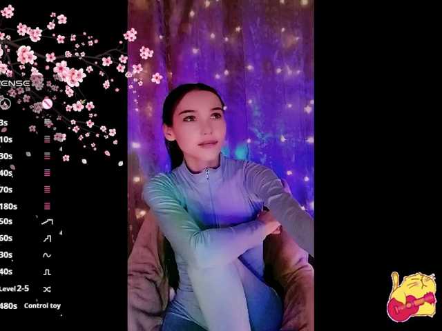 Karo1ina1 live cam on BongaCams