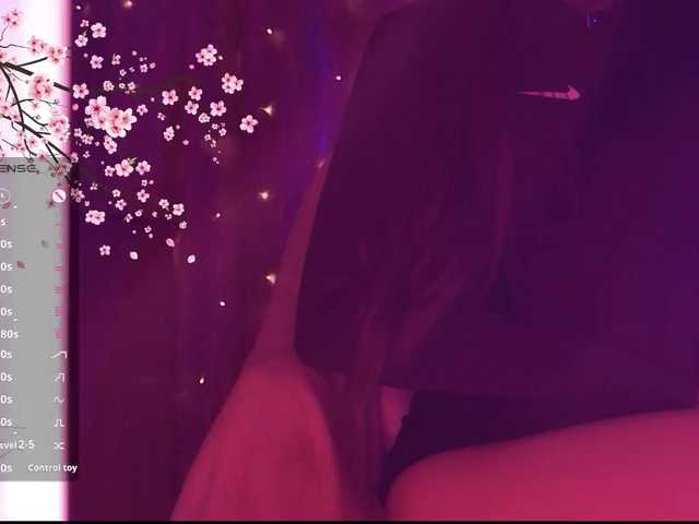 Karo1ina1 live cam on BongaCams