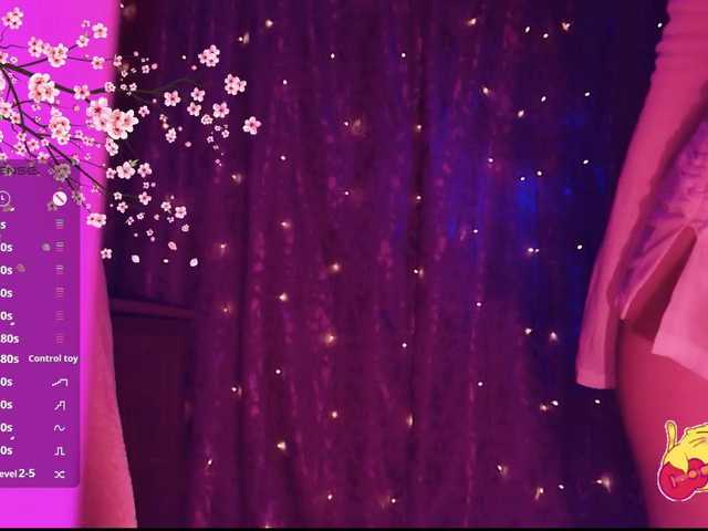 Karo1ina1 live cam on BongaCams