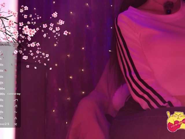 Karo1ina1 live cam on BongaCams