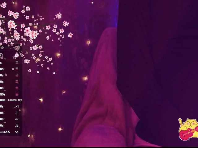 Karo1ina1 live cam on BongaCams