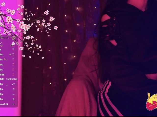 Karo1ina1 live cam on BongaCams