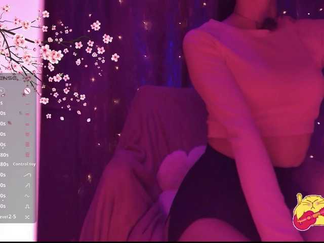 Karo1ina1 live cam on BongaCams