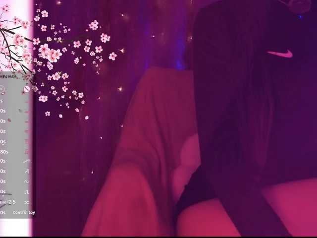 Karo1ina1 live cam on BongaCams