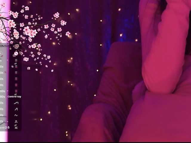 Karo1ina1 live cam on BongaCams