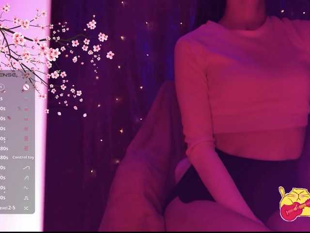 Karo1ina1 live cam on BongaCams