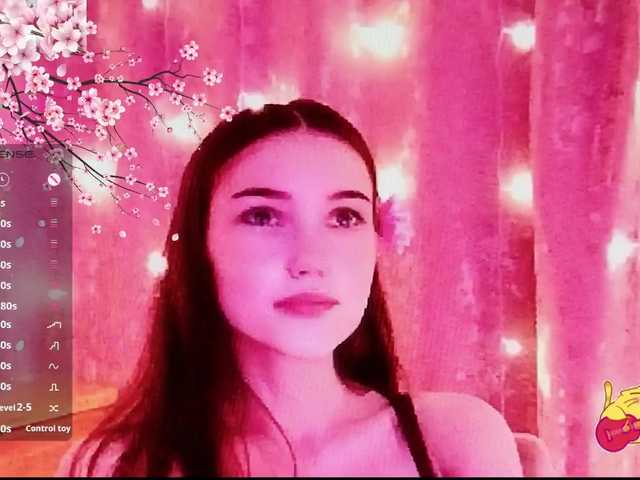 Karo1ina1 live cam on BongaCams