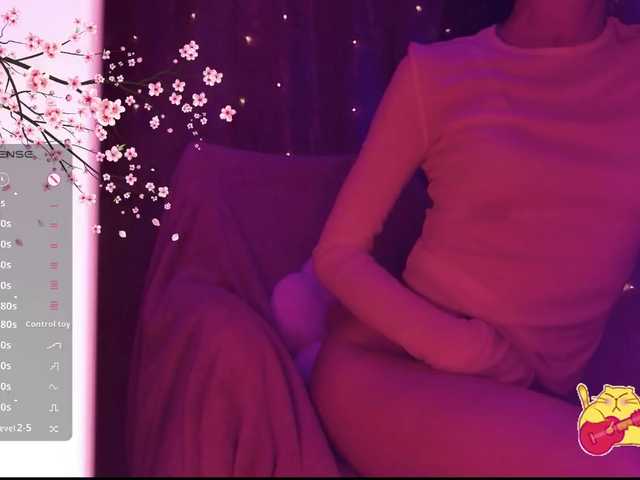 Karo1ina1 live cam on BongaCams