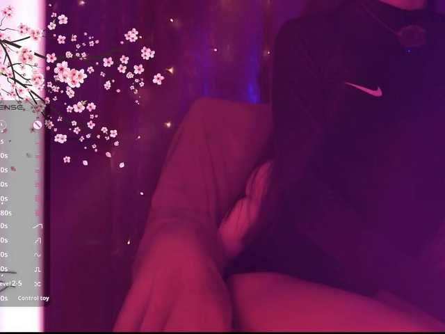 Karo1ina1 live cam on BongaCams