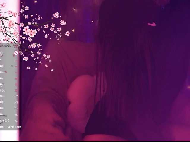 Karo1ina1 live cam on BongaCams