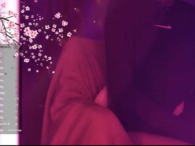 Karo1ina1 live cam on BongaCams
