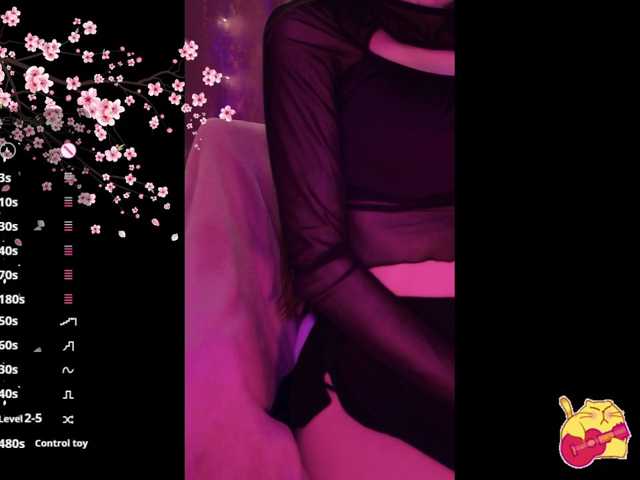 Karo1ina1 live cam on BongaCams