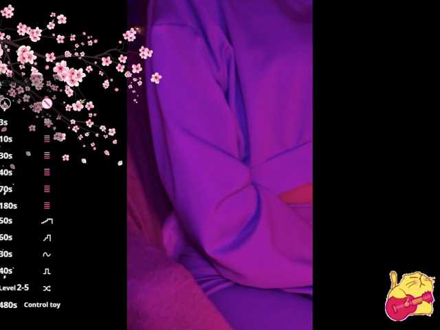 Karo1ina1 live cam on BongaCams