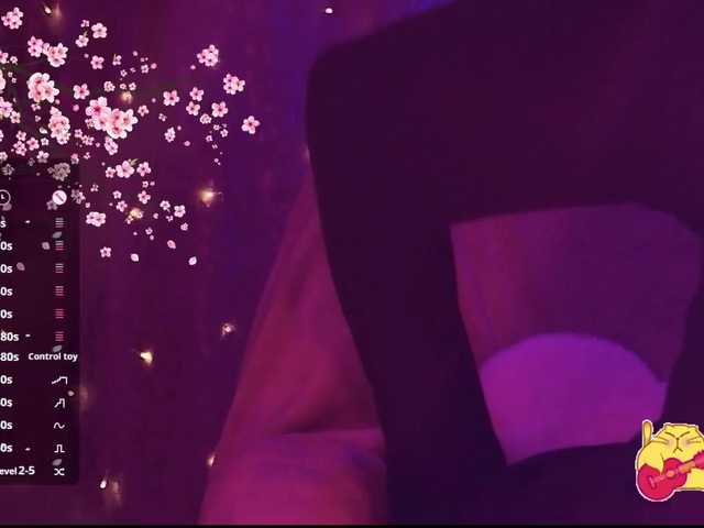 Karo1ina1 live cam on BongaCams
