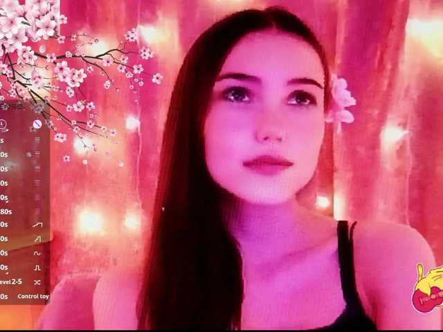 Karo1ina1 live cam on BongaCams