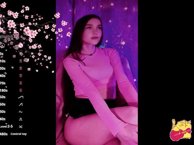 Karo1ina1 live cam on BongaCams