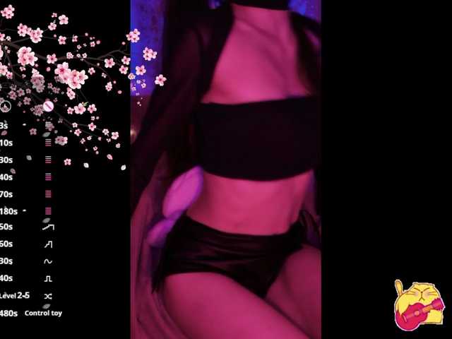 Karo1ina1 live cam on BongaCams