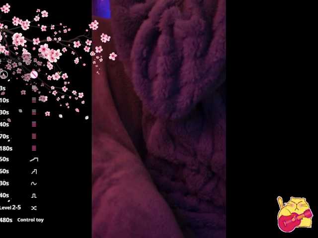 Karo1ina1 live cam on BongaCams