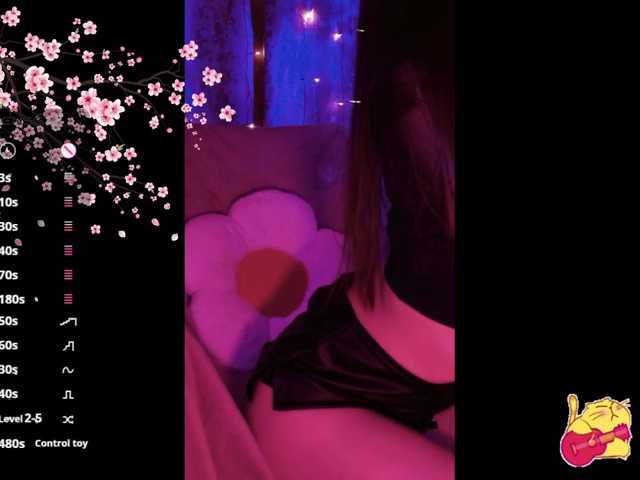 Karo1ina1 live cam on BongaCams