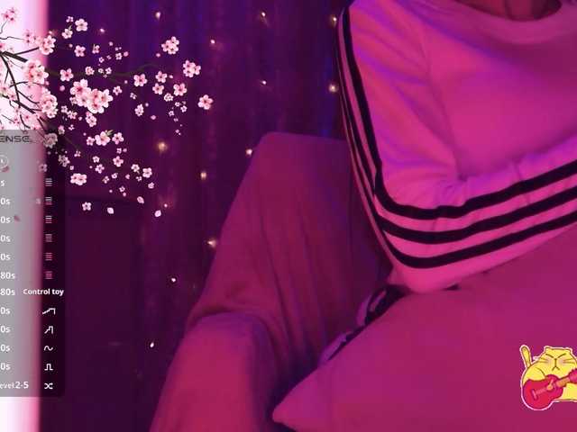 Karo1ina1 live cam on BongaCams