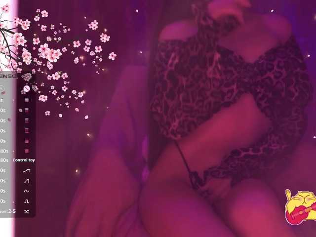 Karo1ina1 live cam on BongaCams