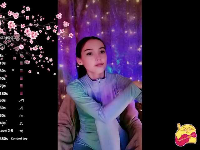 Karo1ina1 live cam on BongaCams