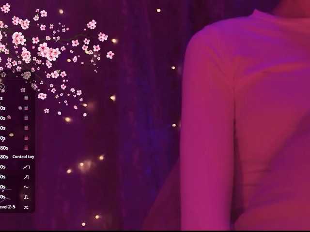 Karo1ina1 live cam on BongaCams