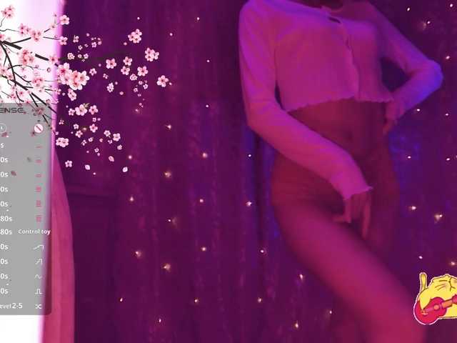 Karo1ina1 live cam on BongaCams