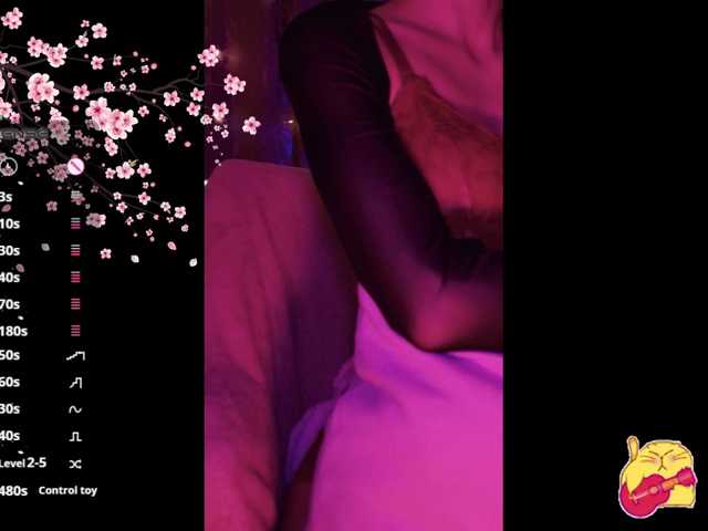 Karo1ina1 live cam on BongaCams