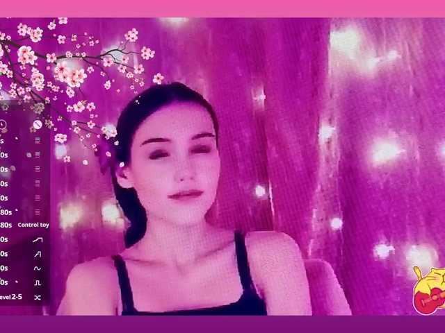 Karo1ina1 live cam on BongaCams