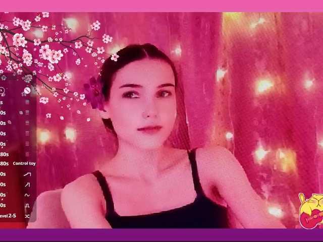 Karo1ina1 live cam on BongaCams