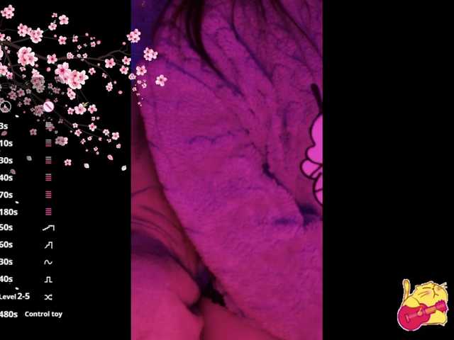 Karo1ina1 live cam on BongaCams