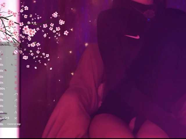 Karo1ina1 live cam on BongaCams