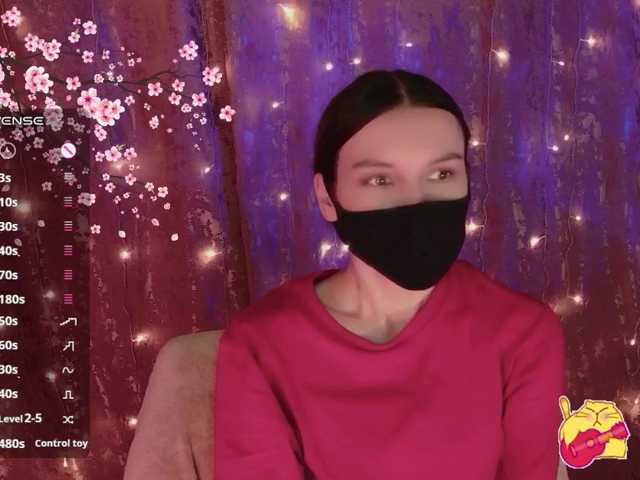 Karo1ina1 live cam on BongaCams