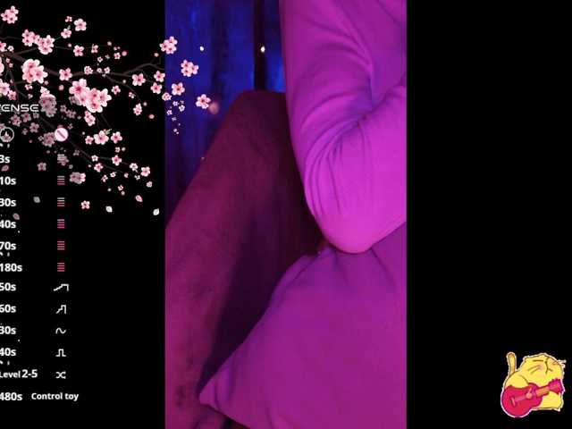 Karo1ina1 live cam on BongaCams