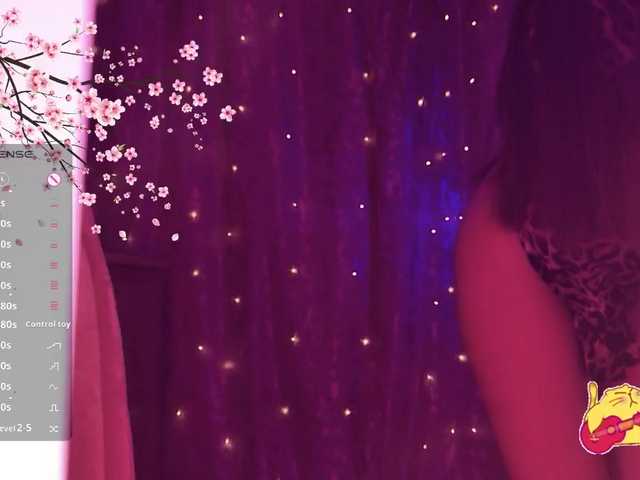 Karo1ina1 live cam on BongaCams