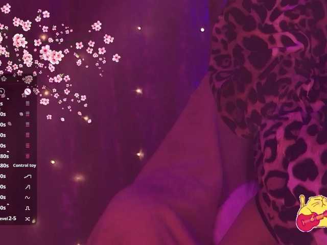 Karo1ina1 live cam on BongaCams