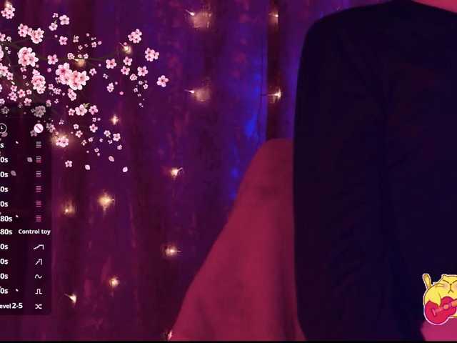 Karo1ina1 live cam on BongaCams