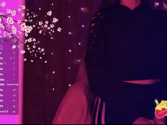 Karo1ina1 live cam on BongaCams