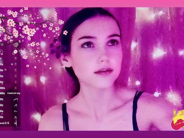 Karo1ina1 live cam on BongaCams