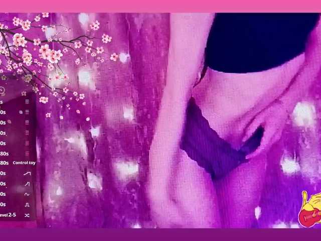 Karo1ina1 live cam on BongaCams